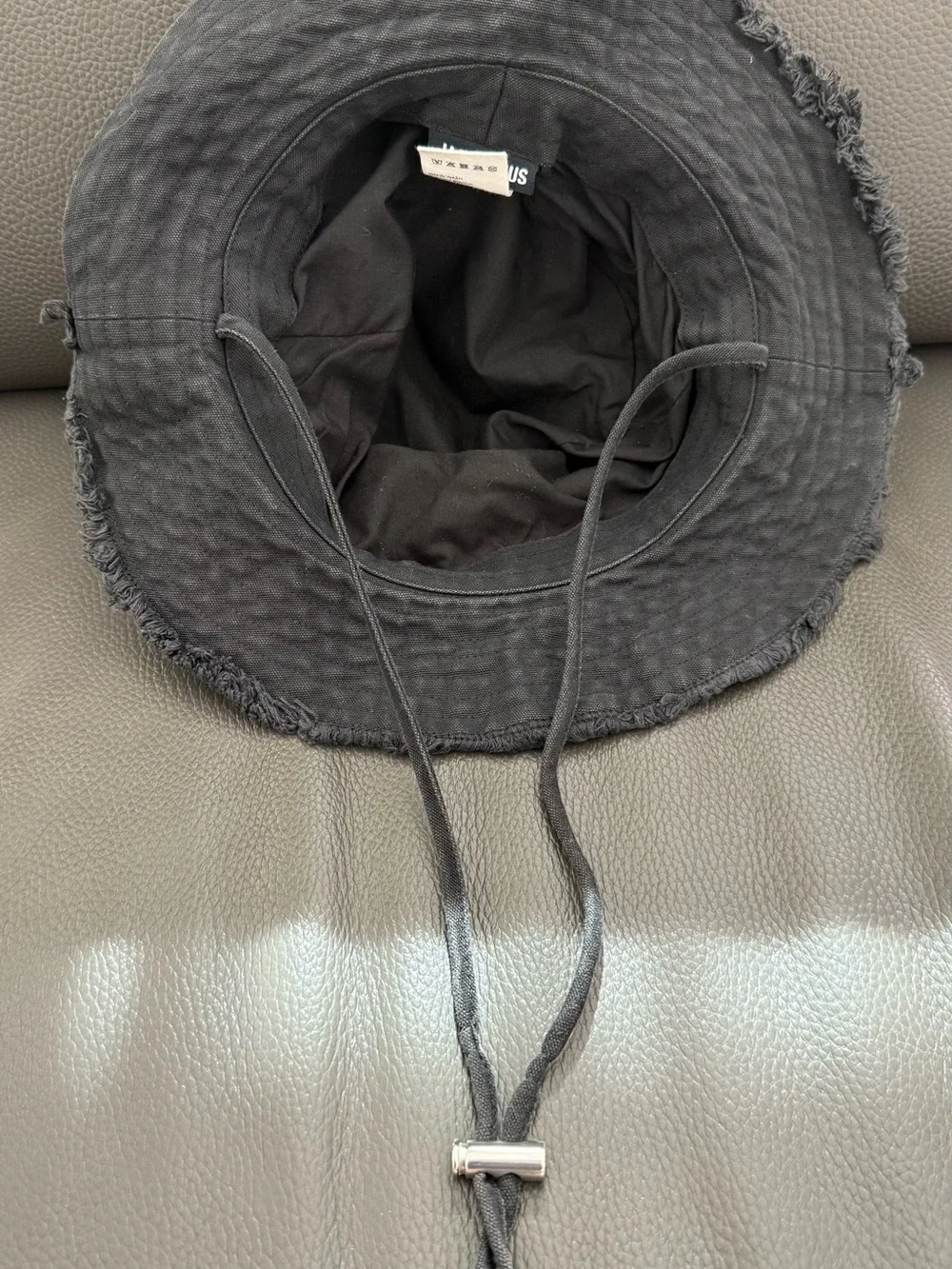 Jacquemus Unisex Le Bob Artichaut Bucket Hat - Picture 2 of 6